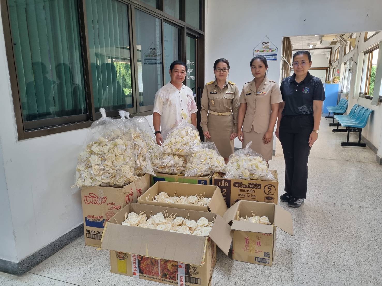 สพอ.เทพสถิต ร่วมรับมอบดอกไม้จันทน์ เพื่อน้อมสำนึกในพระมหากรุณาธิคุณพระพันปีหลวง